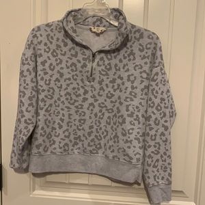 Women’s XS animal print pullover